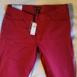 NWT Gap black cherry Slim City crops